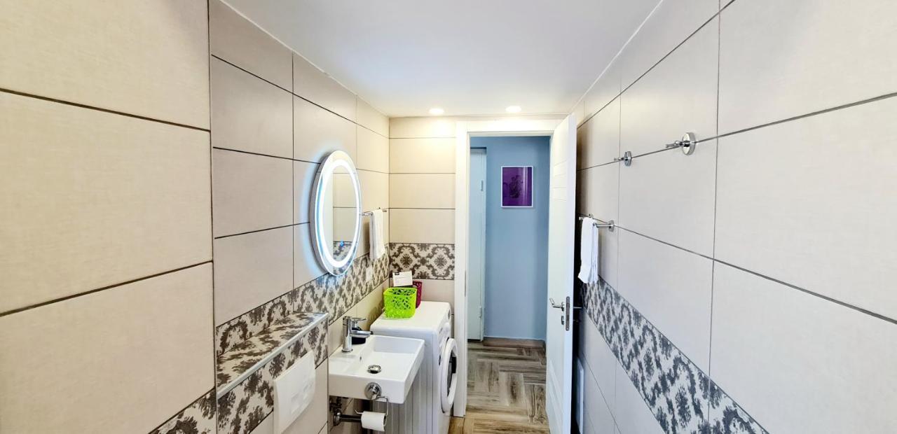 2V1 - 21 Dhjetori Apartman Tirana Kültér fotó