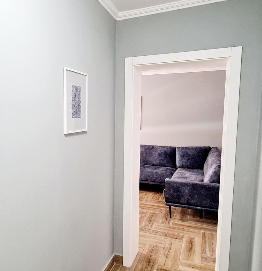 2V1 - 21 Dhjetori Apartman Tirana Kültér fotó