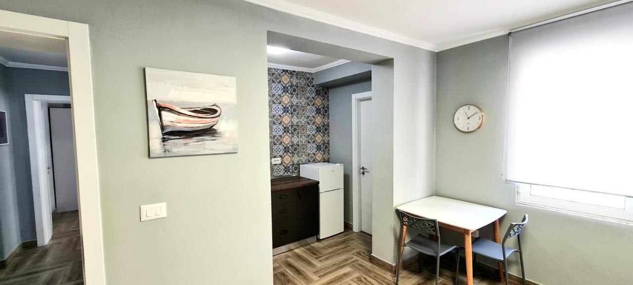 2V1 - 21 Dhjetori Apartman Tirana Kültér fotó